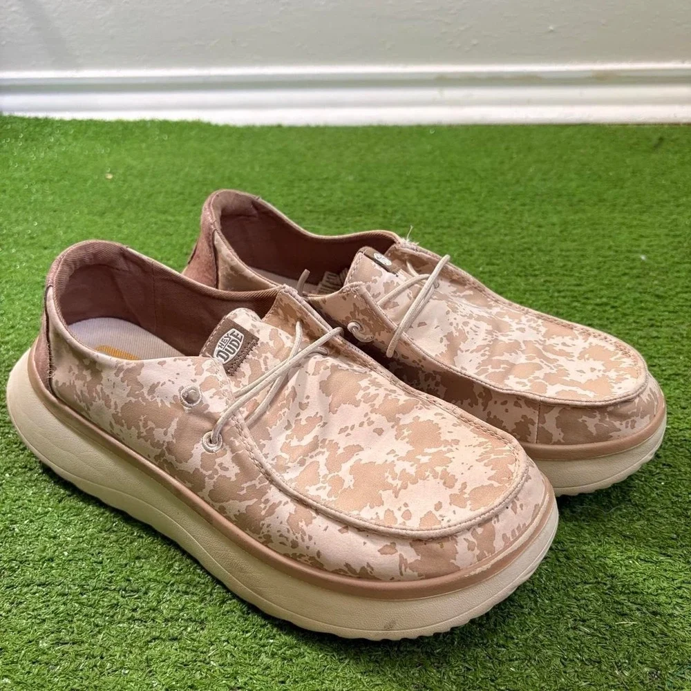 Hey Dude Women's Wendy Peak Cow Tan Slip-On Platform Shoes Size 11